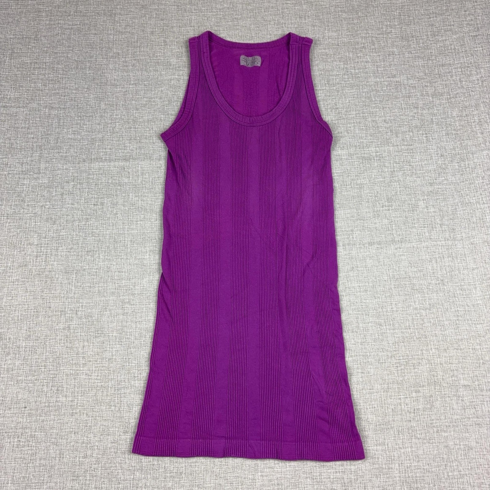 Athleta Tank Top Womens Medium Purple Ribbed Scoop Neck Stretch Yoga Gym Workout