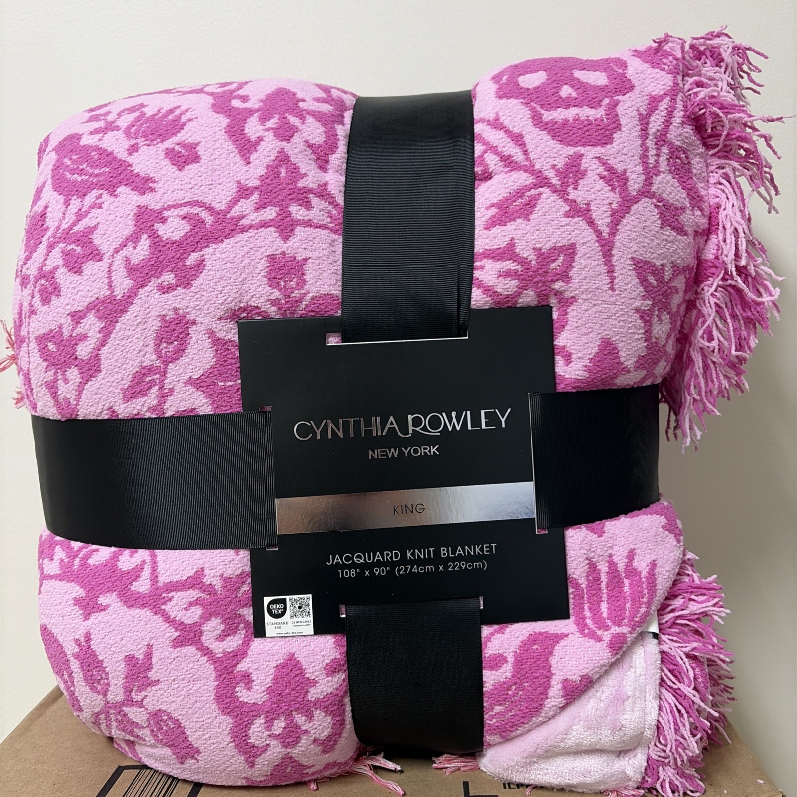 NWT Cynthia Rowley King Jacquard Knit Blanket Pink Skull Halloween Floral Fringe NWT Cynthia Rowley King Jacquard Knit Blanket Pink Skull Halloween Floral Fringe