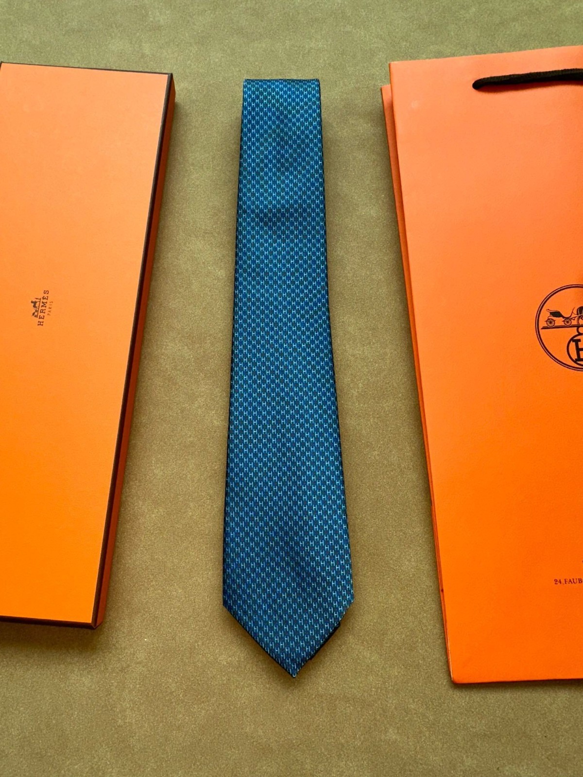 Hermès Paris Men\'s Silk Tie Grayish Blue Micro H & Red Dot Jacquard Pattern NWT