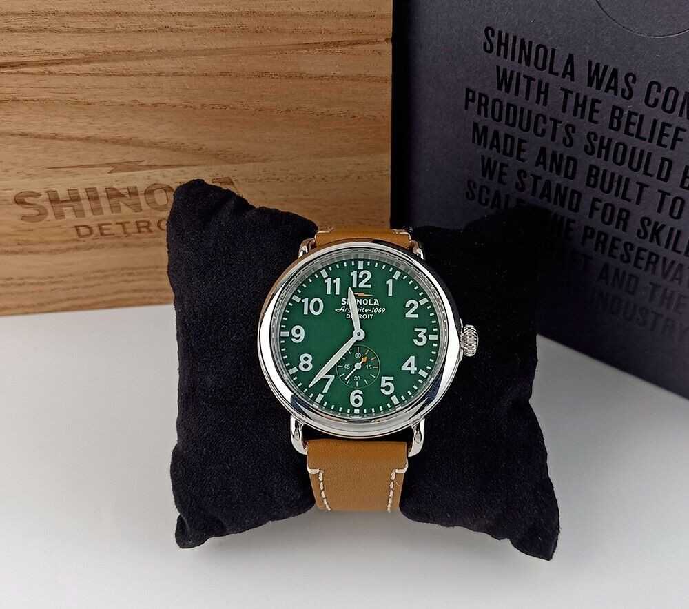 NEW Shinola Mens Watch The Runwell 41mm Green Dial With Tan Leather Strap NEW Shinola Mens Watch The Runwell 41mm Green Dial With Tan Leather Strap