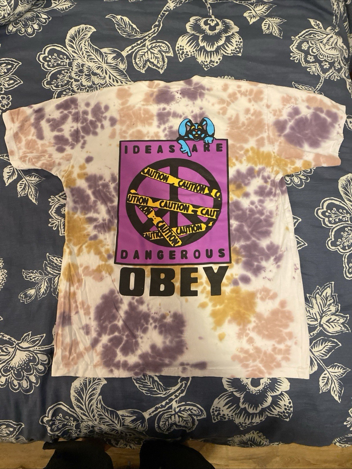 Obey Men’s Medium Tie Die Short Sleeve “Ideas Are Dangerous” Obey Men’s Medium Tie Die Short Sleeve “Ideas Are Dangerous”