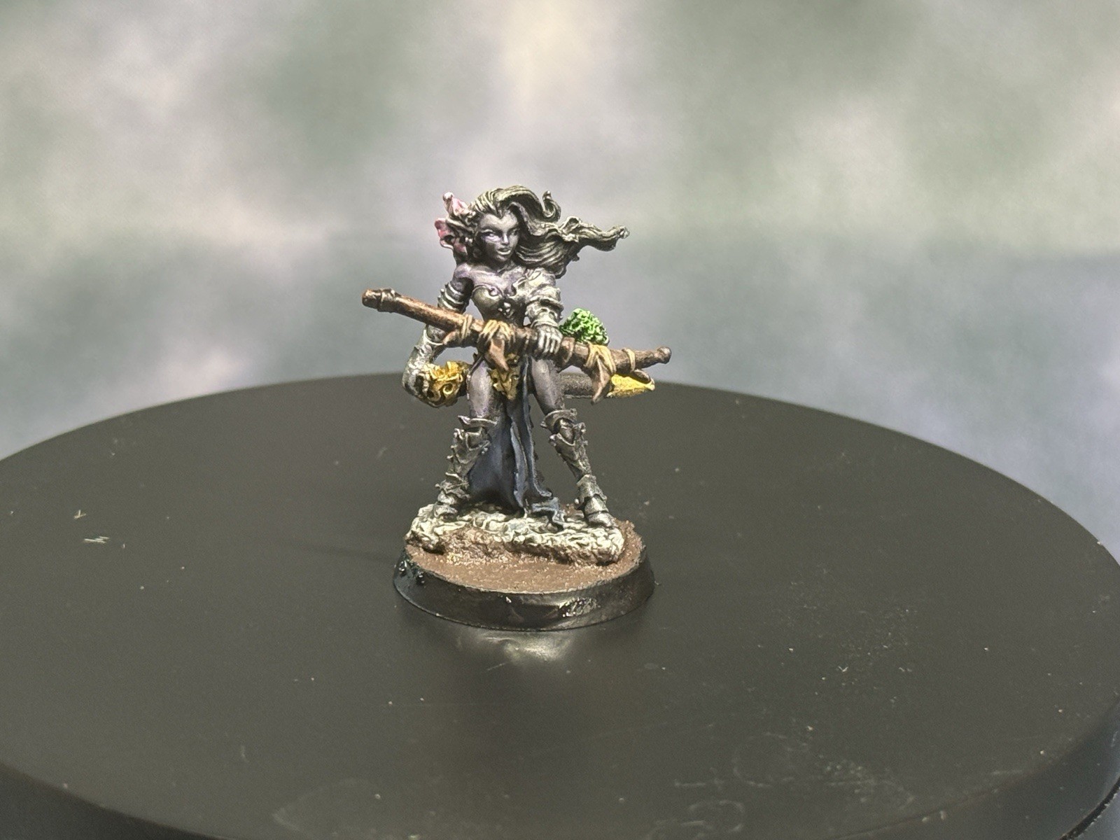 Painted Female Drow Ranger Dungeons & Dragons Pathfinder 28mm Fantasy