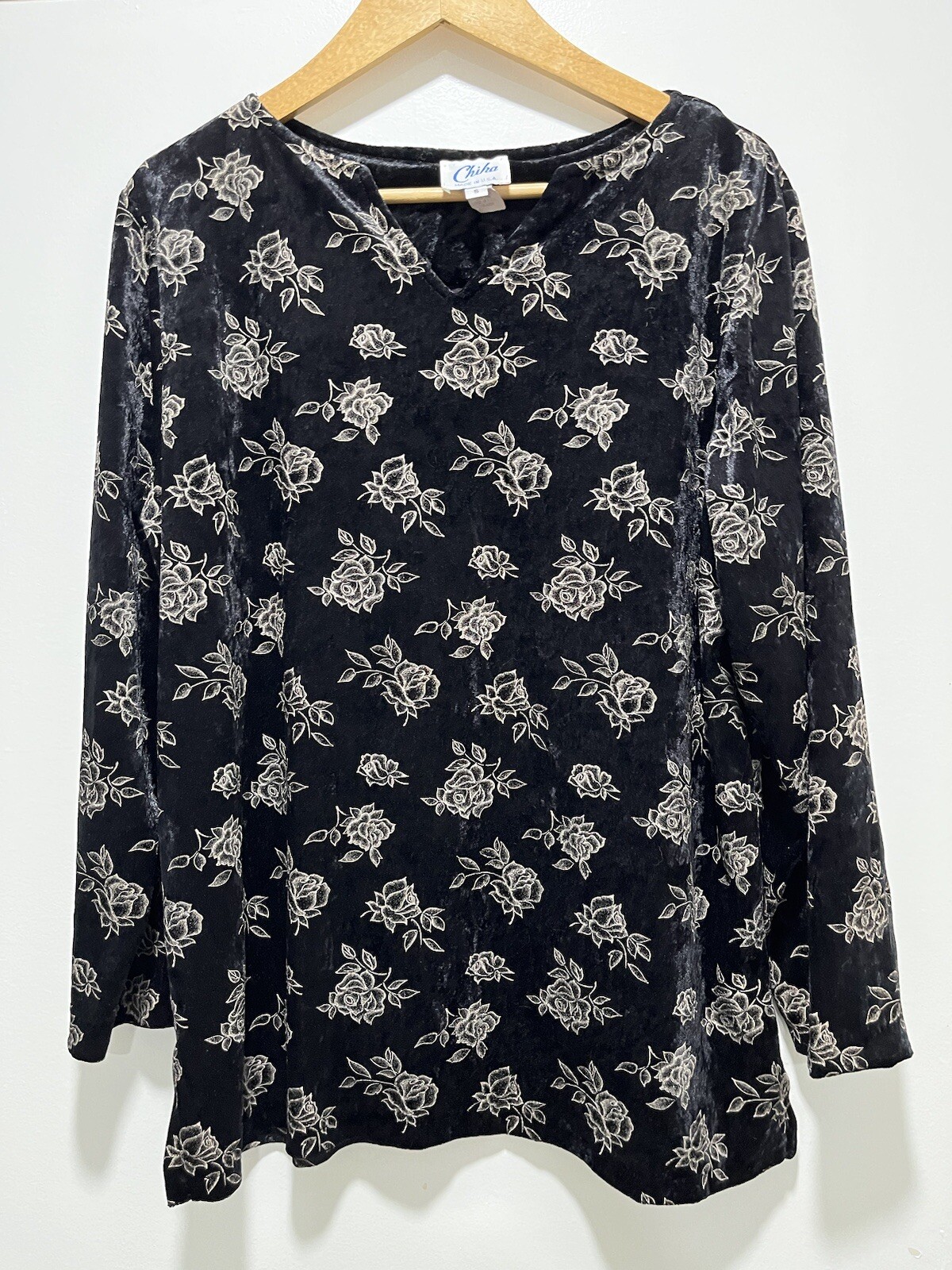 VTG 90s Women\'s Black Floral Crushed Velvet Blouse CHIHA USA Small