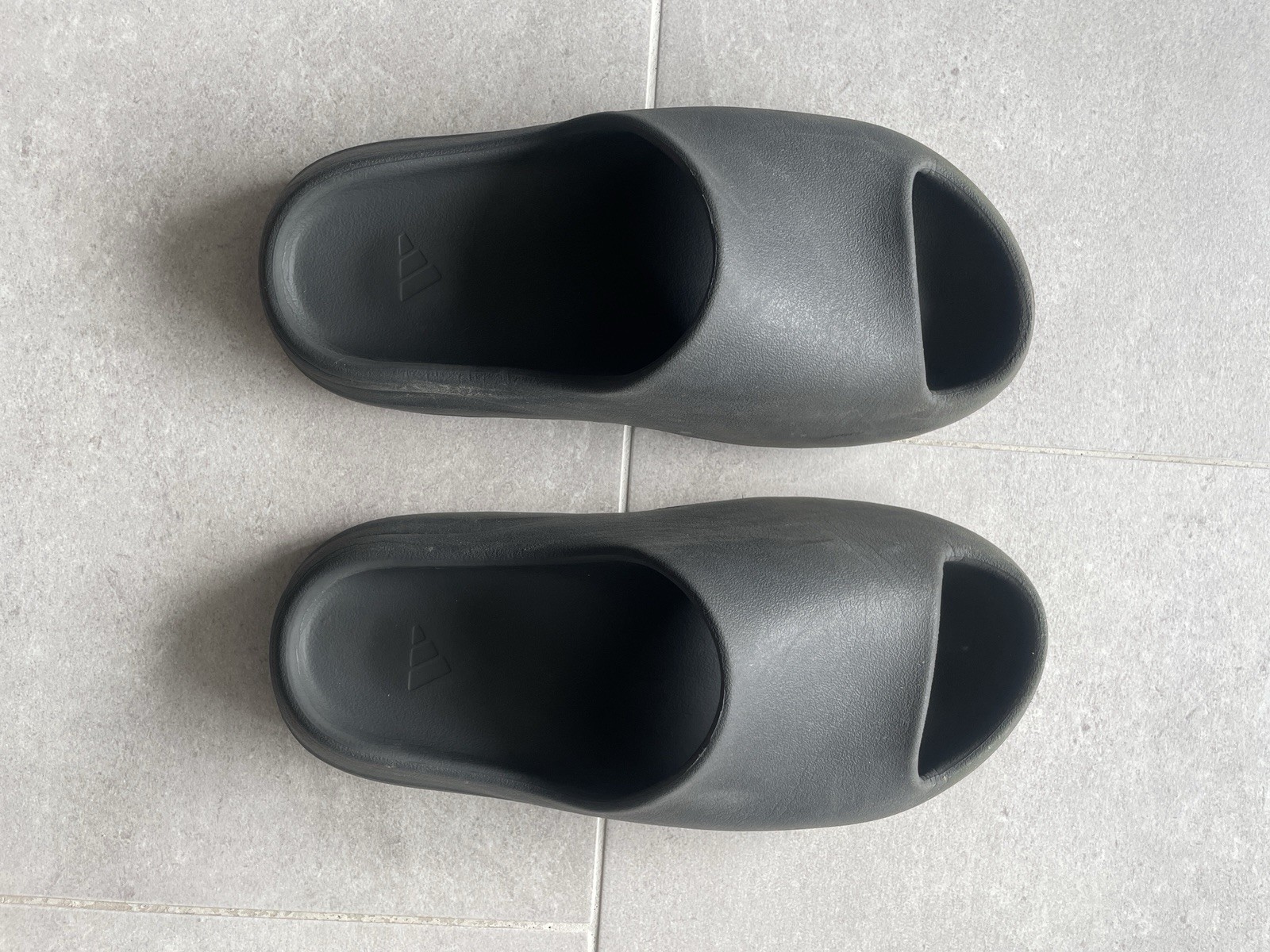 Yeezy Black Onyx Sandal Slides Size 10