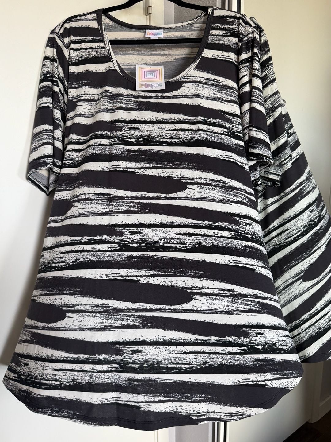 LuLaRoe Perfect T Size 3XL Black White Brush Stroke Top NWT