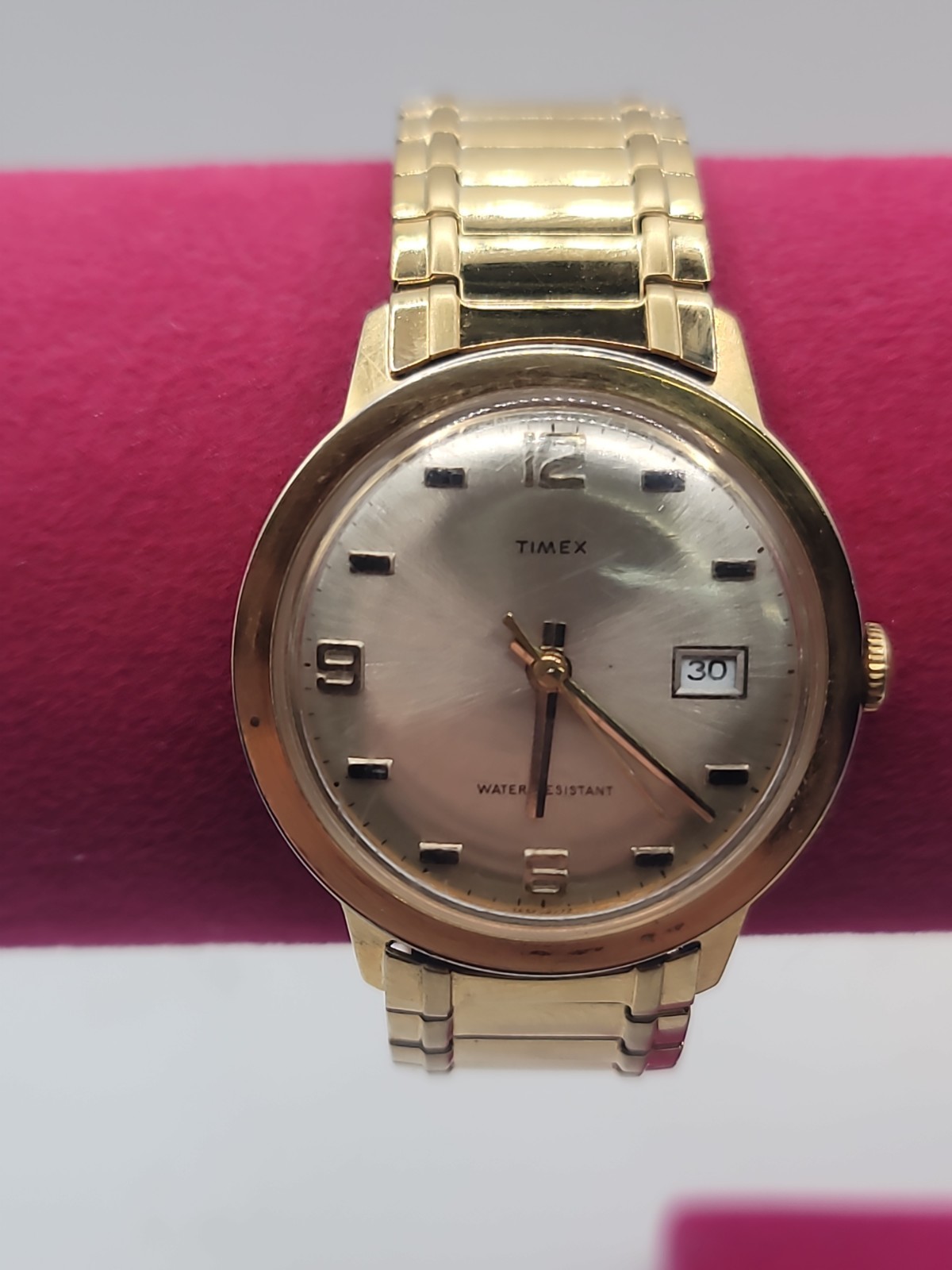 Vintage 1972 Timex Marlin Calendar Men's Watch Keeps Time