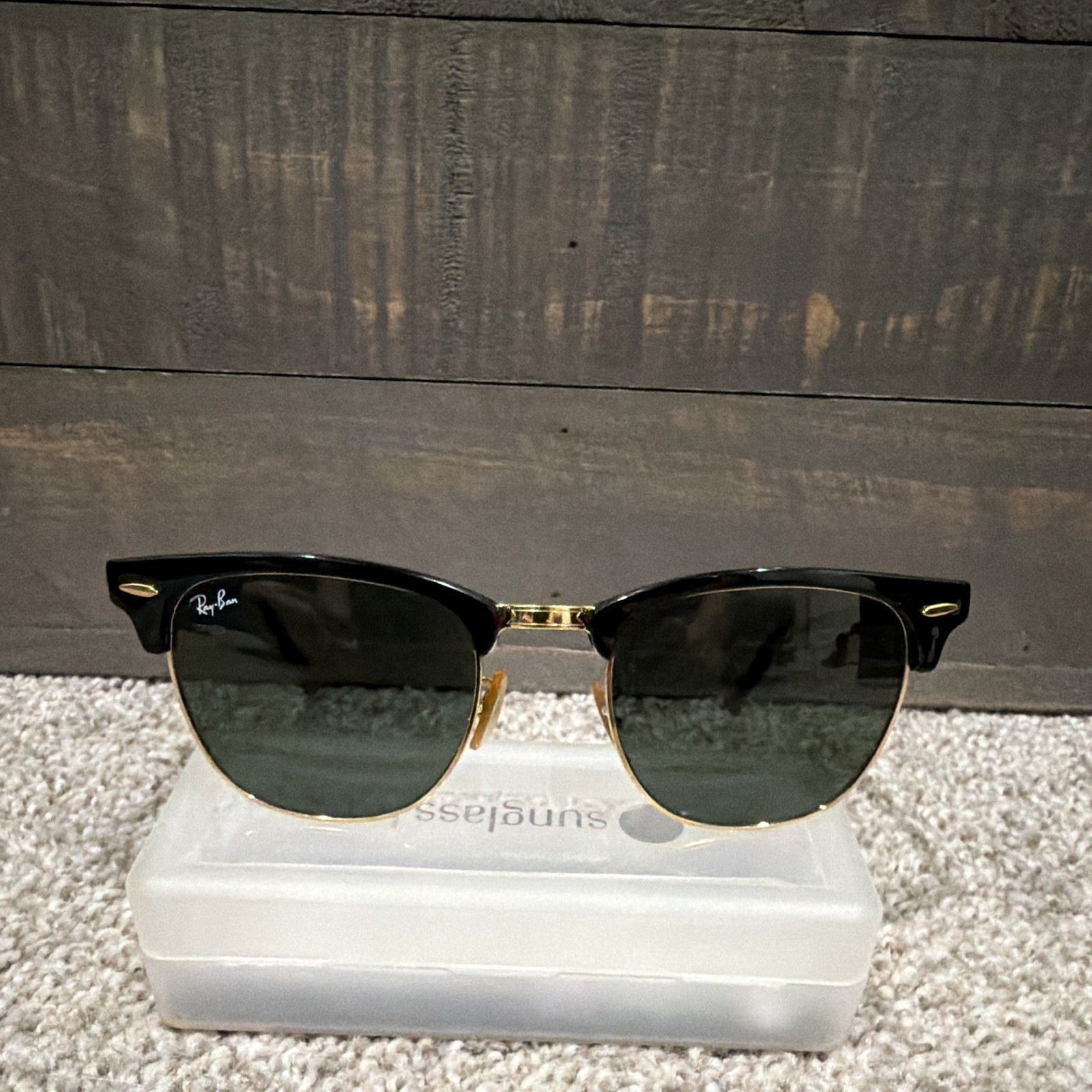 Ray-Ban Clubmaster RB3016 W0365 51-21 Black/Gold Green Tinted Glass