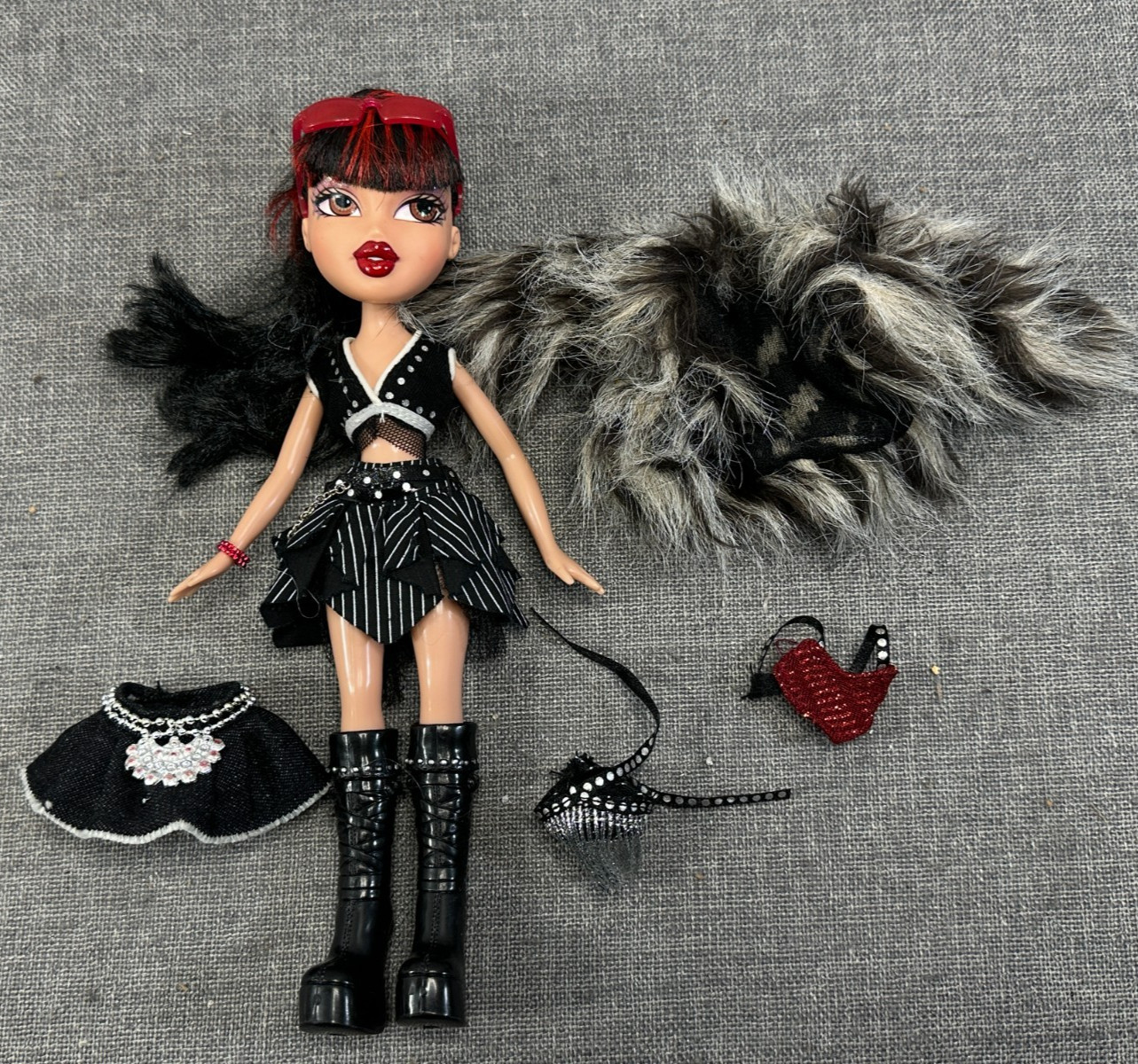 BRATZ Welcome To Fabulous Tiana Fashion Doll - 2001 on Back w accessories BRATZ Welcome To Fabulous Tiana Fashion Doll - 2001 on Back w accessories
