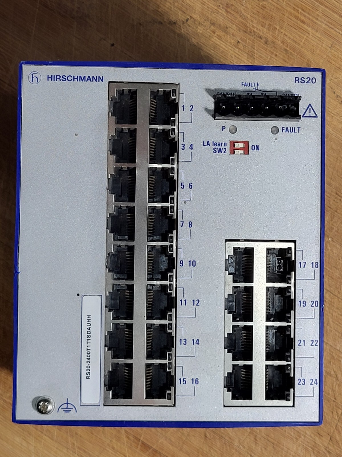 Hirschmann RS20-2400T1T1SDAUHH Ethernet Rail Switch New NO BOX MISSING TERMINALS Hirschmann RS20-2400T1T1SDAUHH Ethernet Rail Switch New NO BOX MISSING TERMINALS