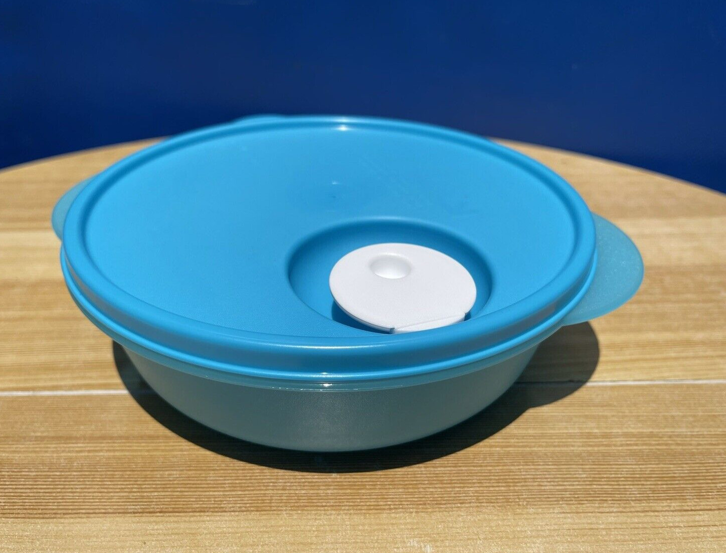 TUPPERWARE NEW MICROWAVE LUNCH BOWL DIVIDED DISH VENTED 825mil 3 3/4cup TUPPERWARE NEW MICROWAVE LUNCH BOWL DIVIDED DISH VENTED 825mil 3 3/4cup