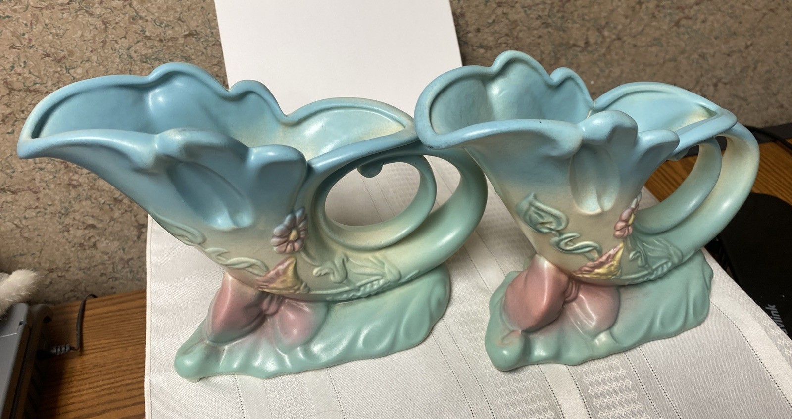Pair of Vintage HULL ART POTTERY Bowknot B-5-7 1/2