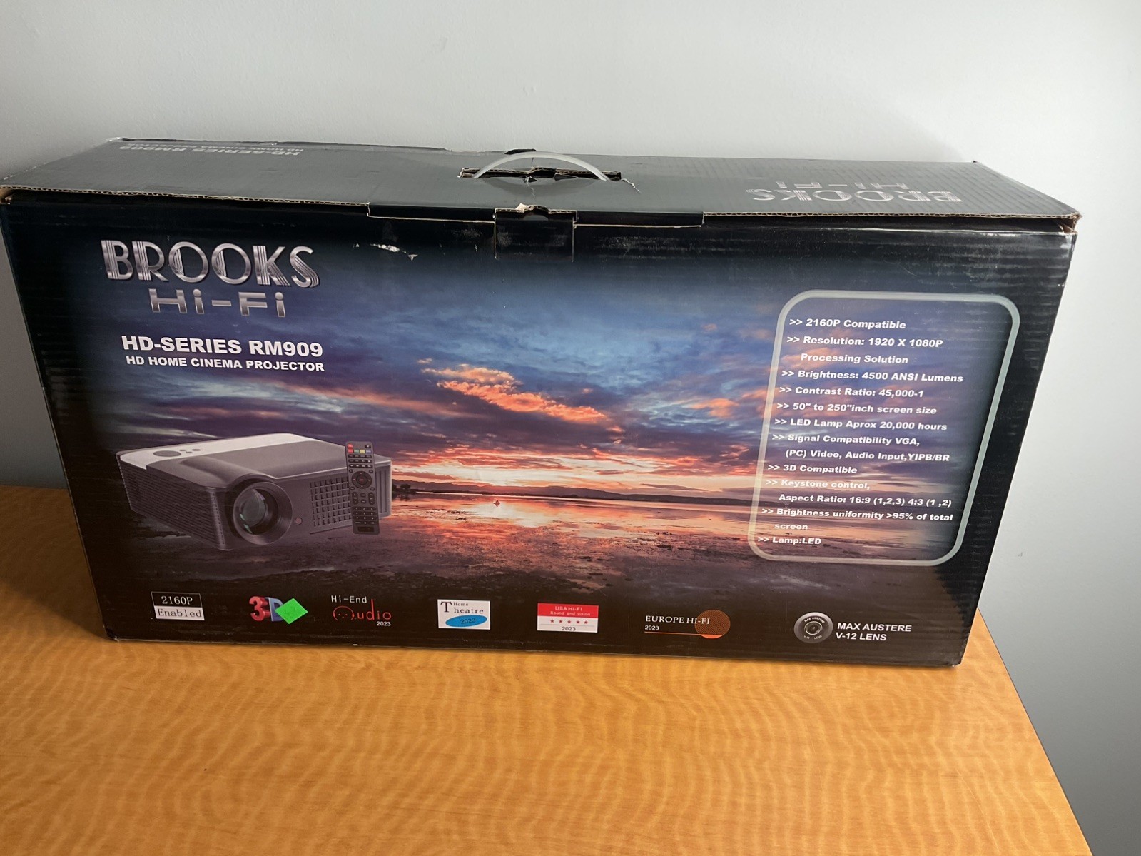 Brooks Hi-Fi -RM 909 Home Cinema Projector great condition Brooks Hi-Fi -RM 909 Home Cinema Projector great condition