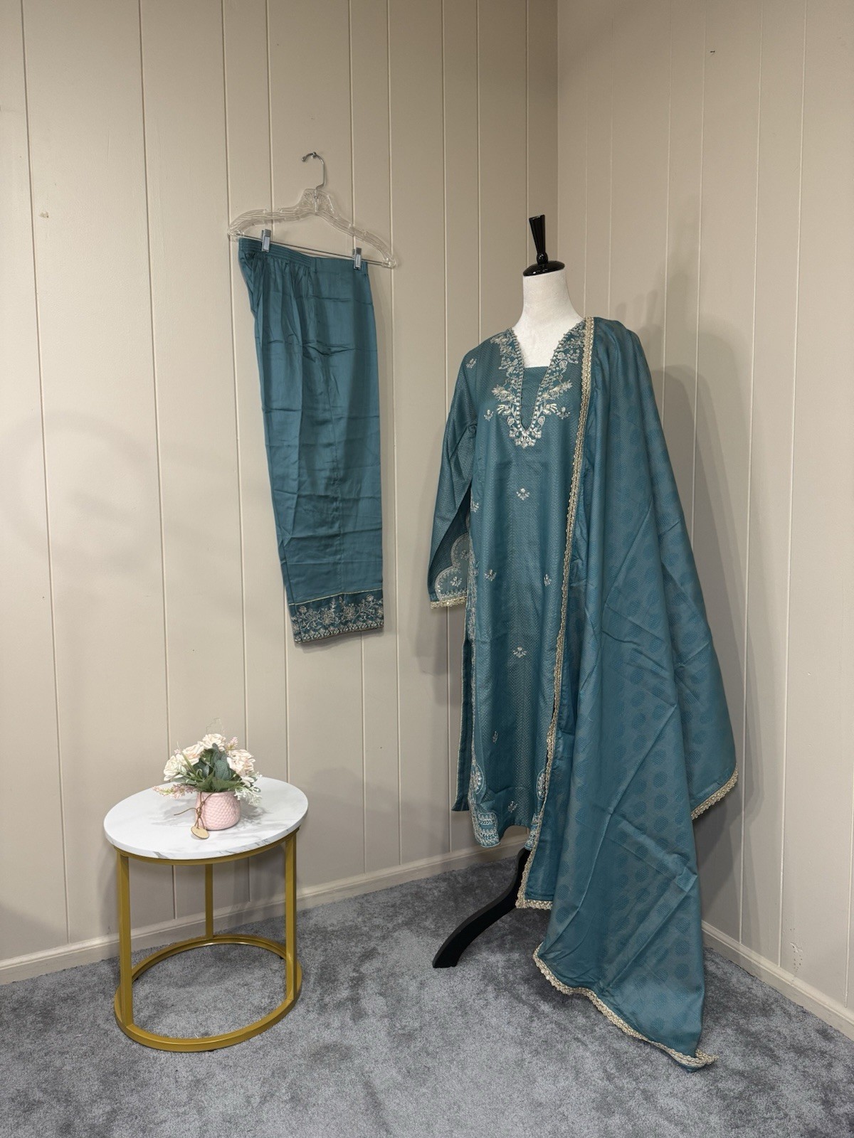 Elegant 3pcs Embroidered Nishat Party dress Elegant 3pcs Embroidered Nishat Party dress