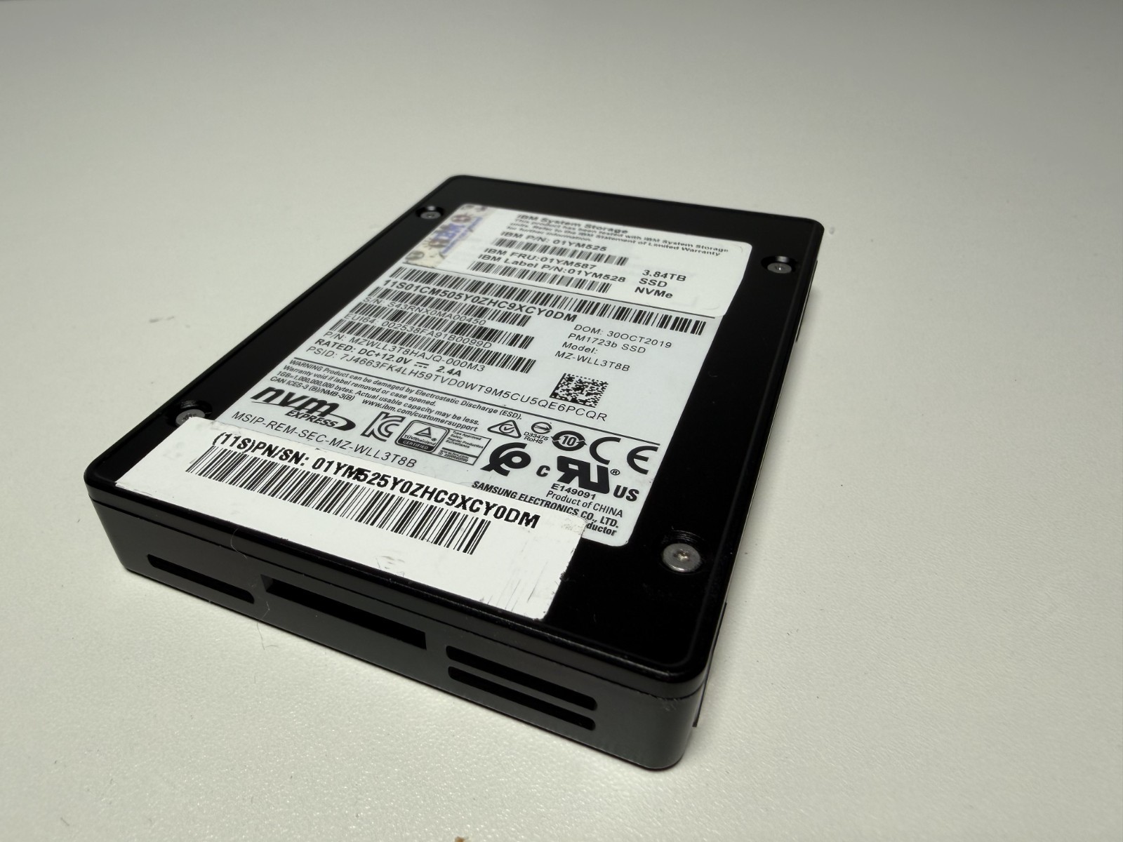 MZ-WLL3T8B IBM Samsung PM1723b 3.84TB NVMe 2.5“ SSD 01YM587 MZWLL3T8HAJQ 98%  A+