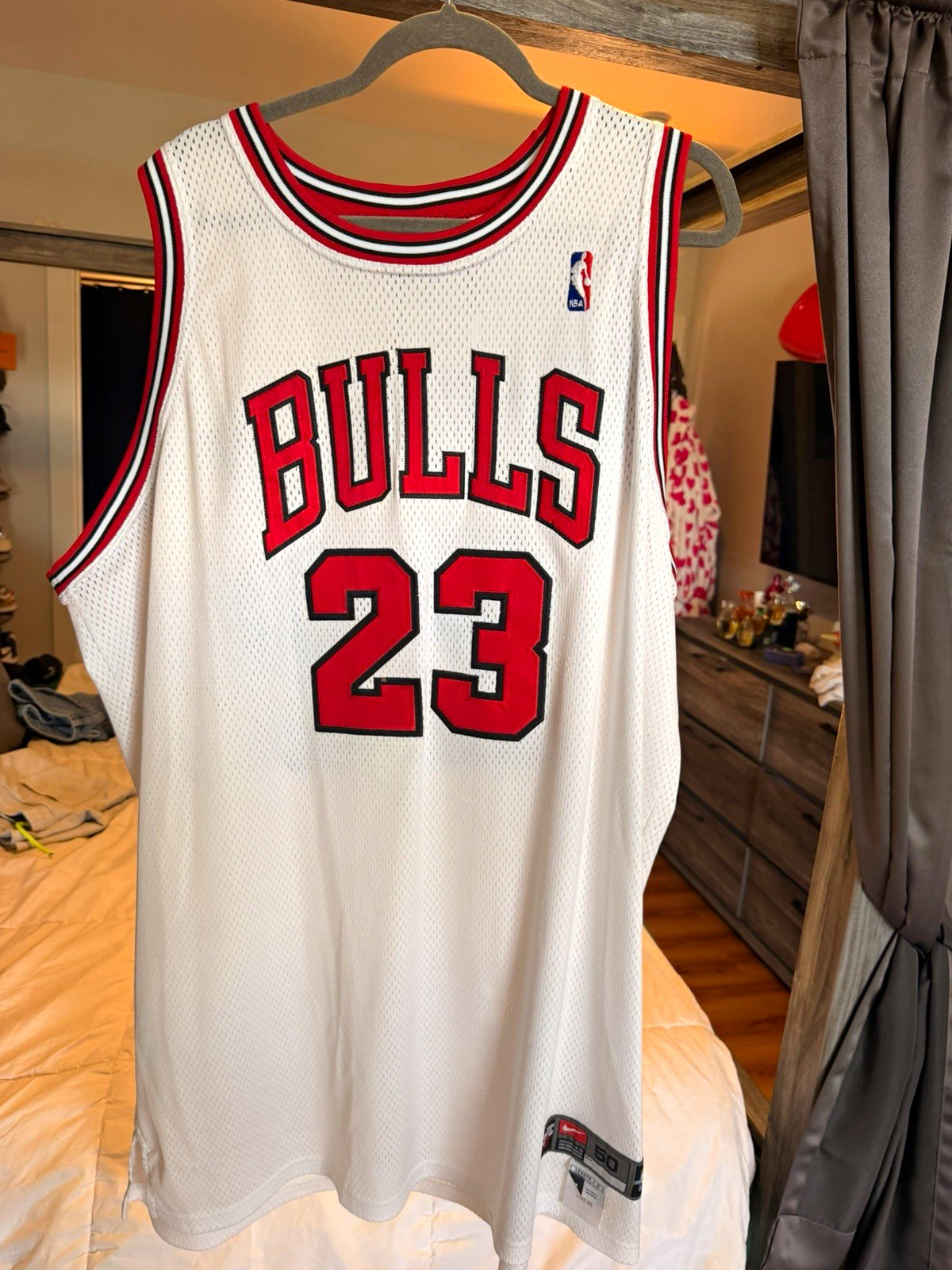 Nike Chicago Bulls Michael Jordan #23 White Basketball Jersey Size 50 Nike Chicago Bulls Michael Jordan #23 White Basketball Jersey Size 50