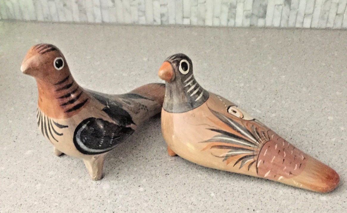 VINTAGE 2 MEXICAN FOLK ART HANDPAINTED BURNISHED BIRD FIGURINES TONALA JALISCO B