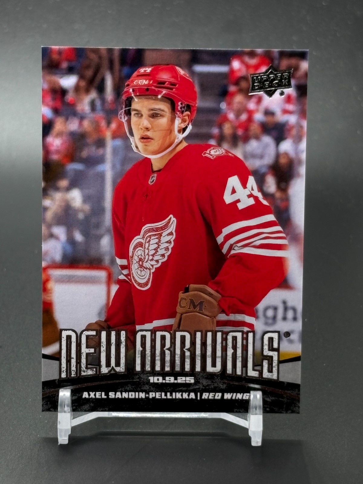 2025-26 Upper Deck ePack New Arrivals Base NA-AS AXEL SANDIN-PELLIKKA In Hand RC