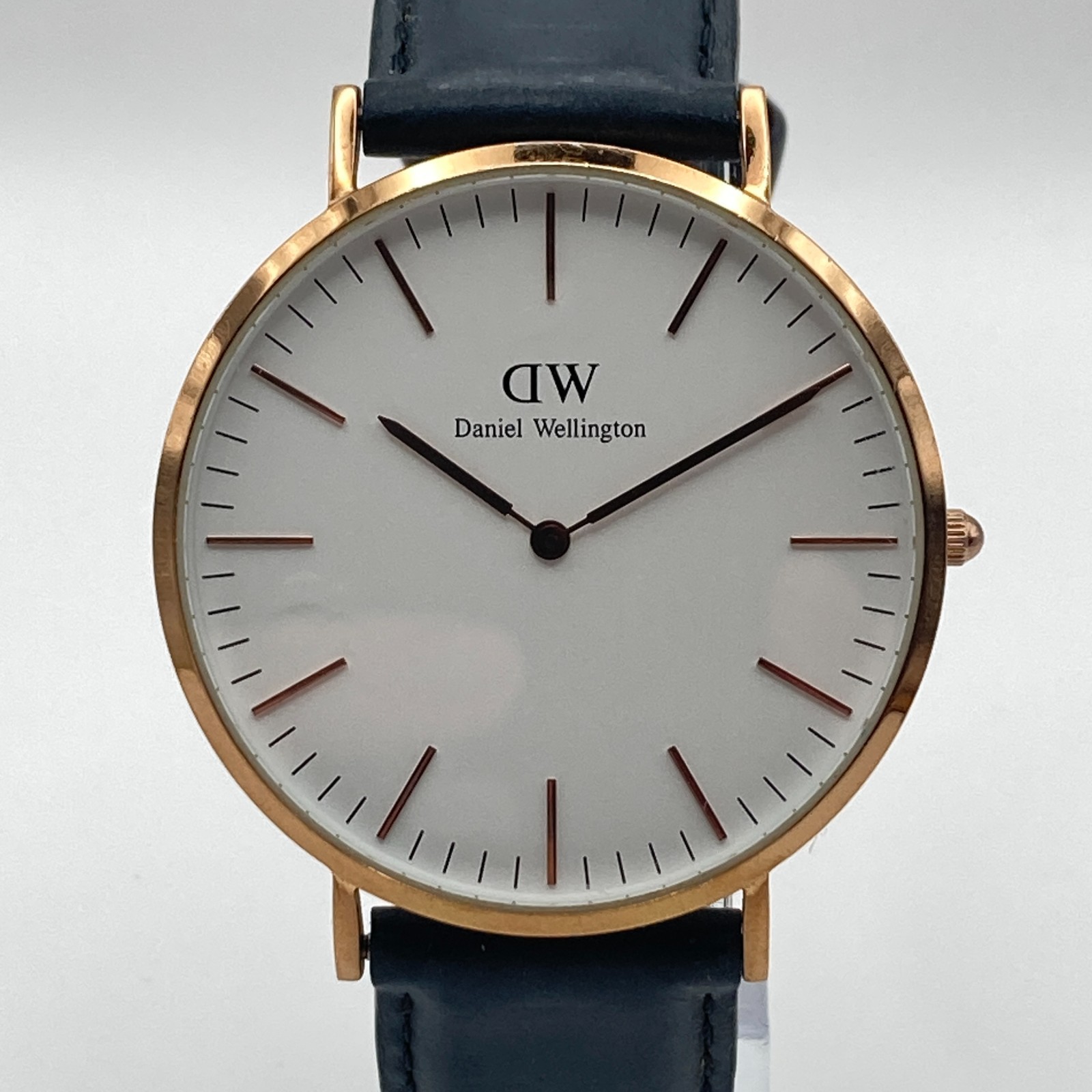 Daniel Wellington Men\'s Watch 41mm Rose Gold Tone Leather 30M New Battery 8.75\
