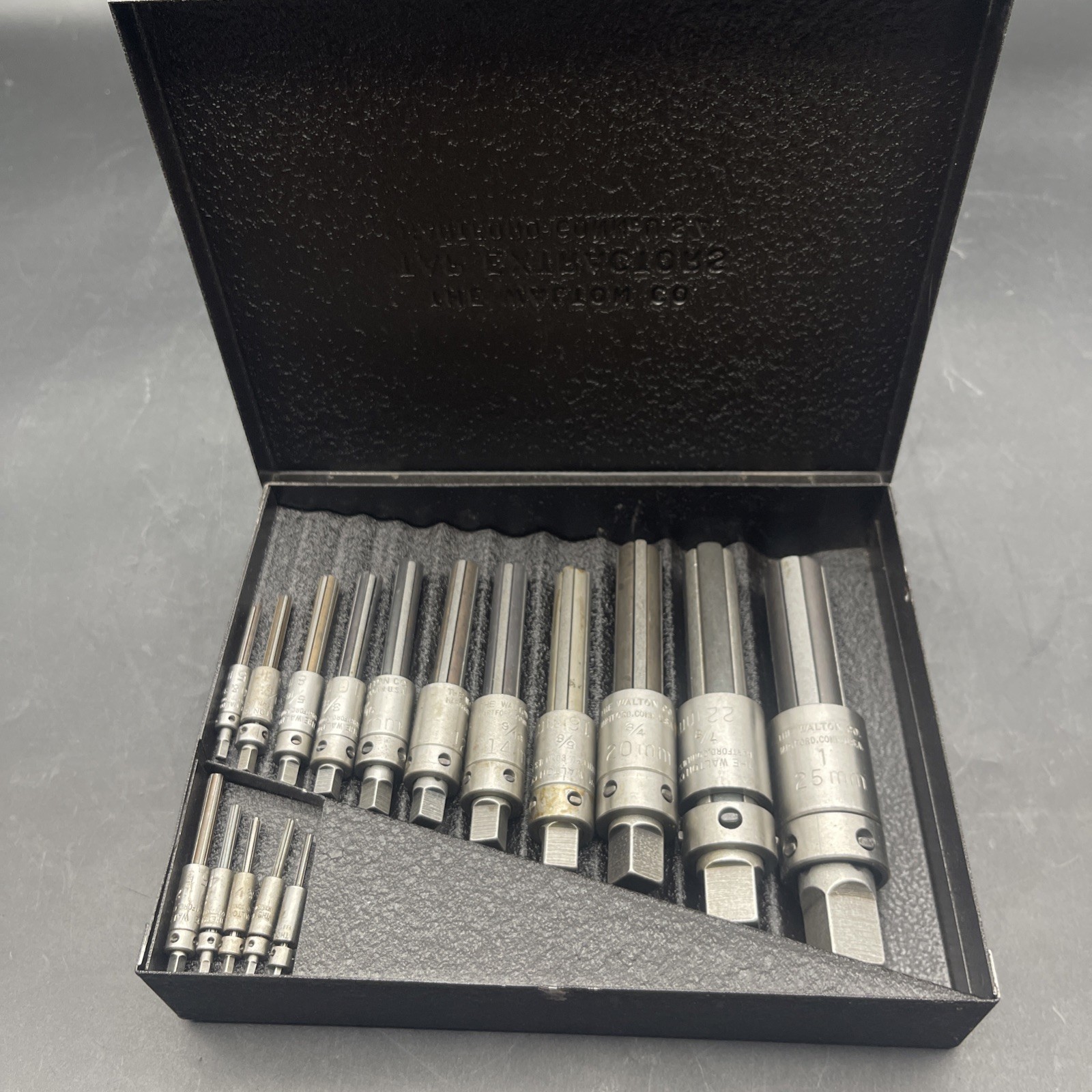 Walton 18015 15 PC Tap Extractor Set USA 4 FL SAE NC NF Metric W/ Case