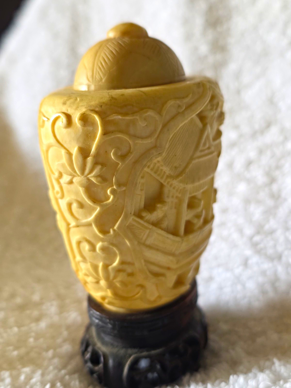 Vintage Chinese Carved Snuff Bottle w/ Stopper & Fitted Stand Vintage Chinese Carved Snuff Bottle w/ Stopper & Fitted Stand