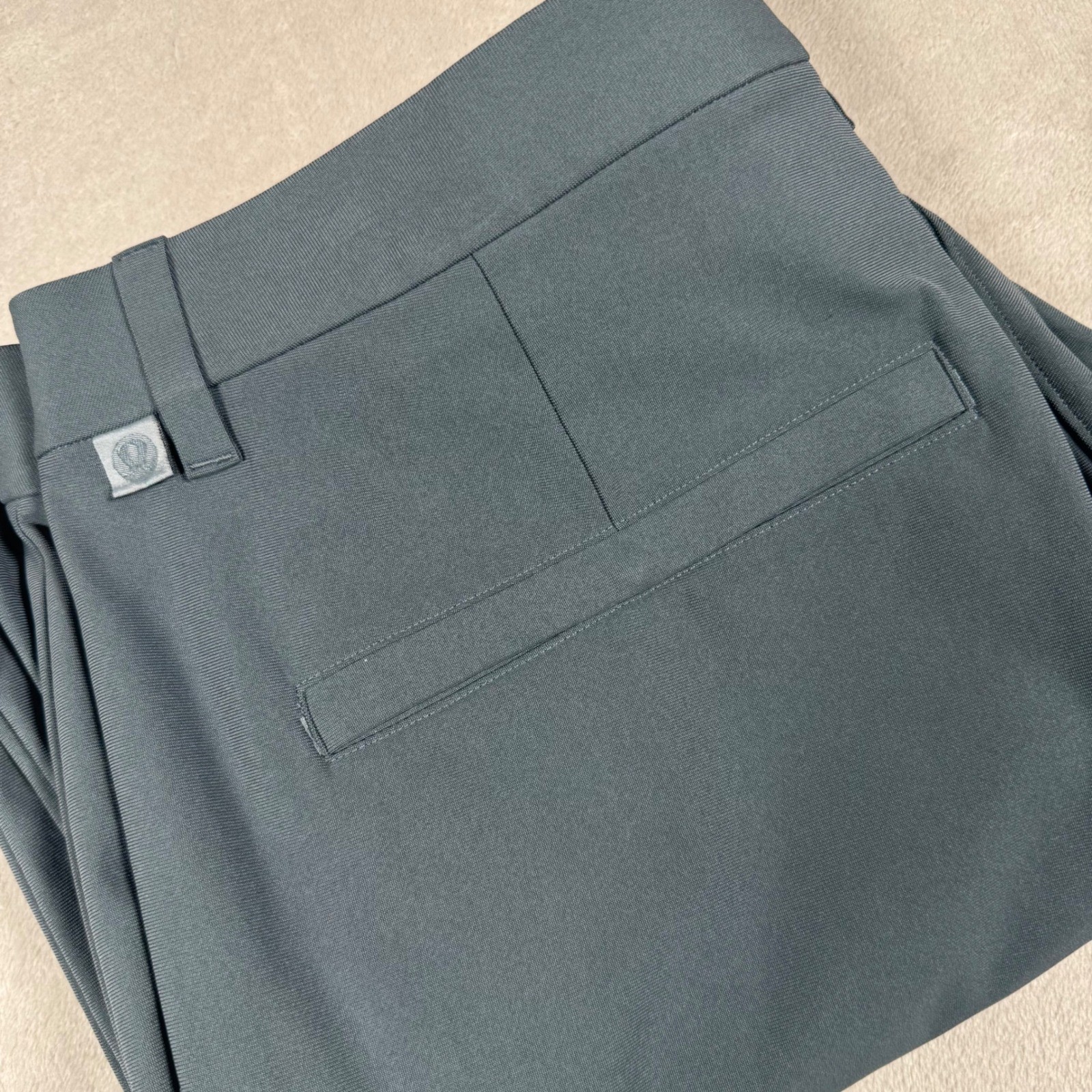 Lululemon Commission Slim-Fit Pant Mens 33 Grey Warpstreme Chino LM5AR2S