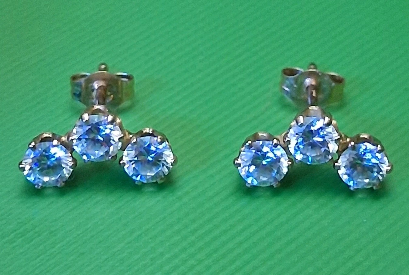 Vintage 14k Solid Yellow Gold Triple Cz Earrings Tested Vintage 14k Solid Yellow Gold Triple Cz Earrings Tested