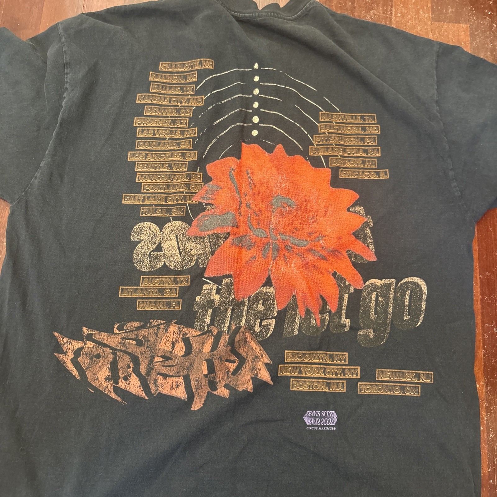 Size XL - Travis Scott Utopia Tour T-Shirt Circus Maximus Echoes Black