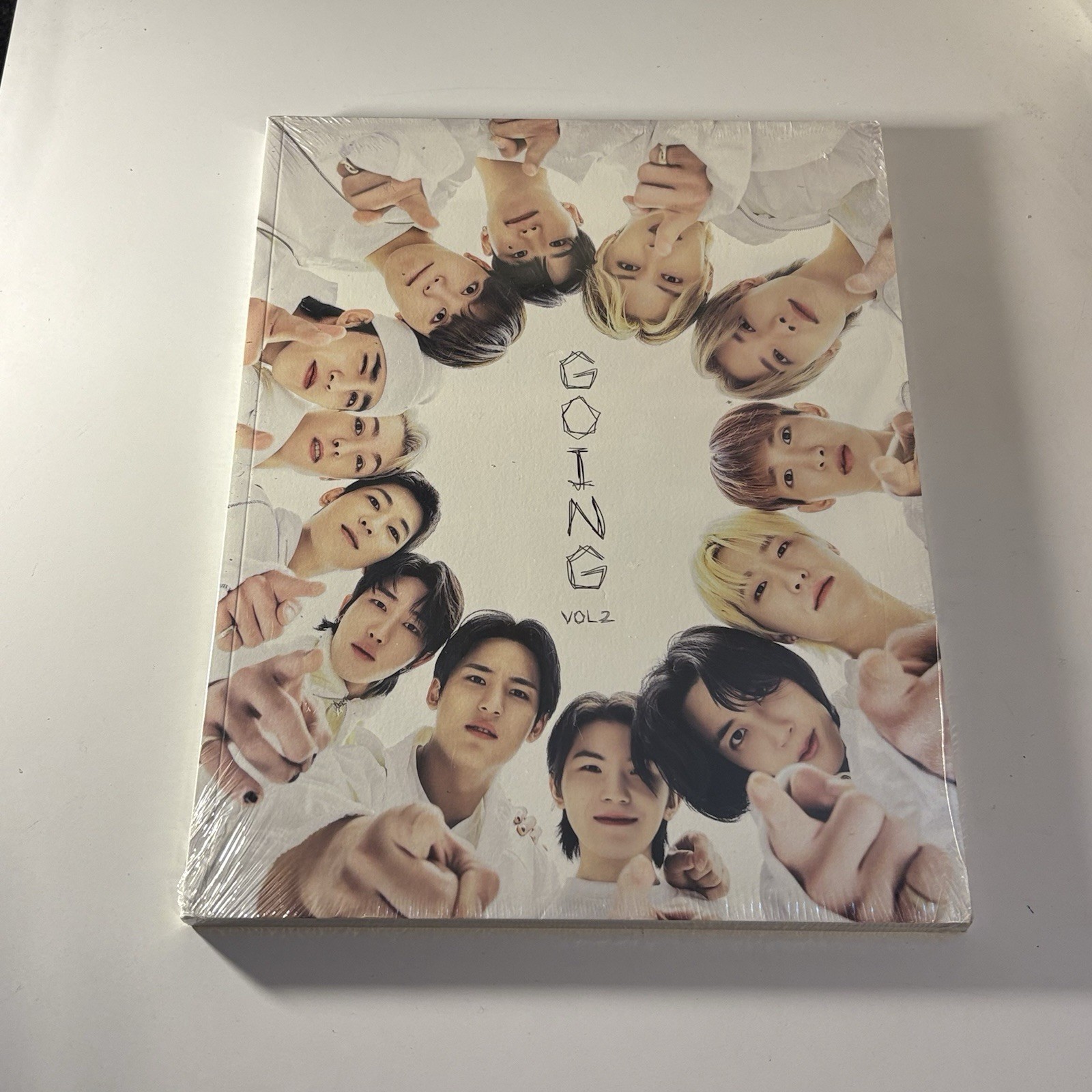 SEVENTEEN [GOING] Magazine Vol. 2 (White Version)