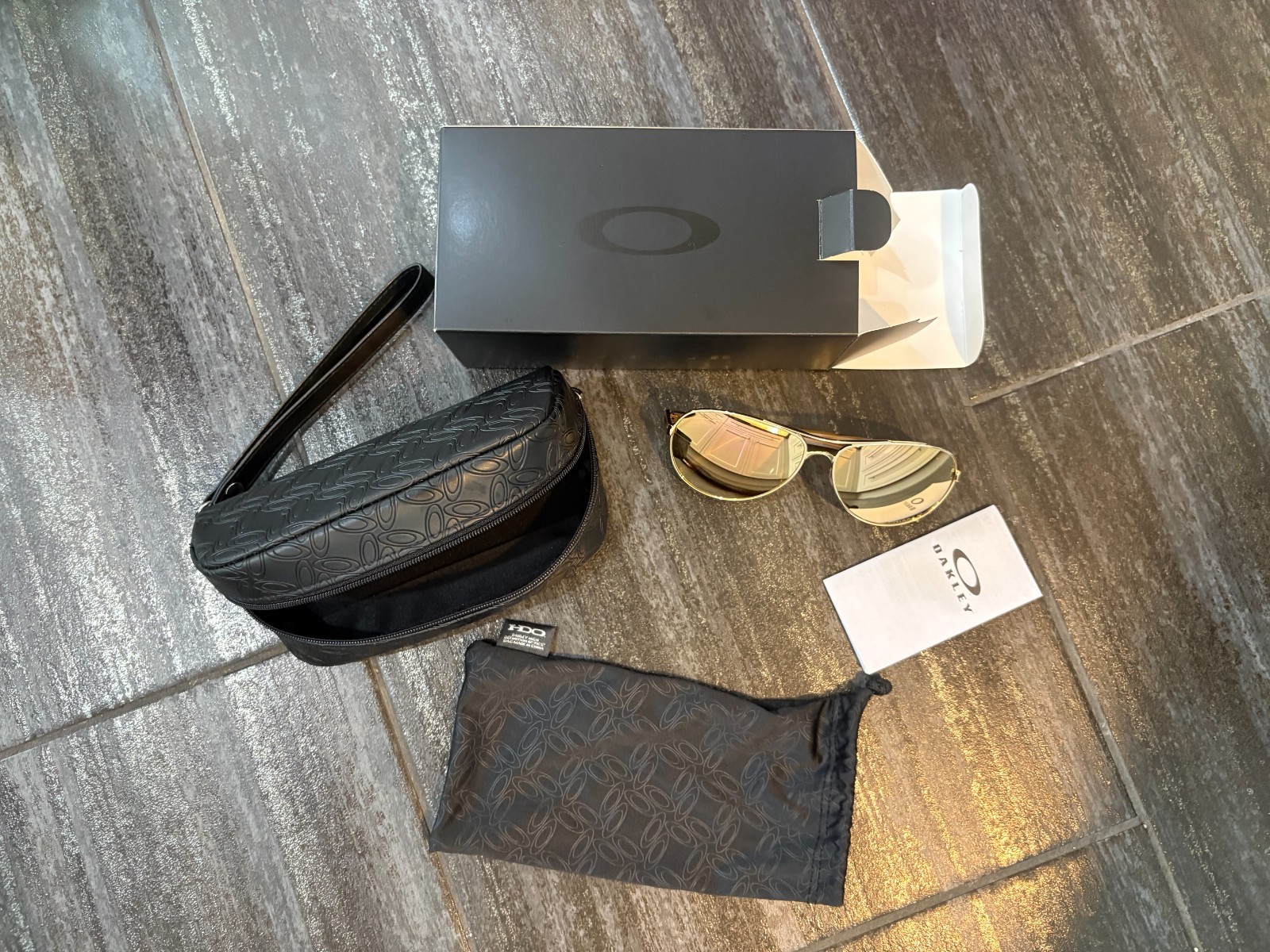 New Oakley Sunglasses FEEDBACK OO4079 GOLD/ROSE GOLD POLARIZED 59MM AUTHENTIC New Oakley Sunglasses FEEDBACK OO4079 GOLD/ROSE GOLD POLARIZED 59MM AUTHENTIC