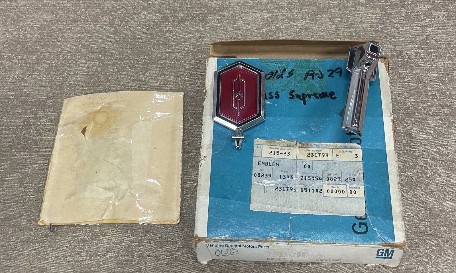 NOS 1975 Oldsmobile Cutlass Hood Ornament Emblem Mounting Hardware Included