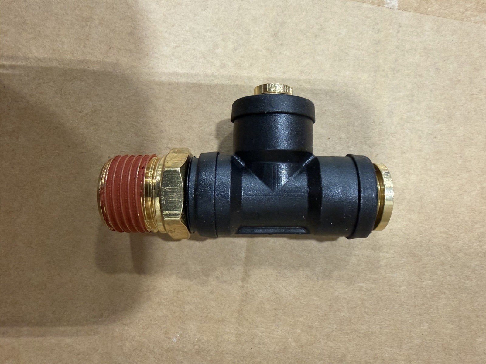 Air Fitting - PETERBILT KW G381024080804 Air Fitting - PETERBILT KW G381024080804