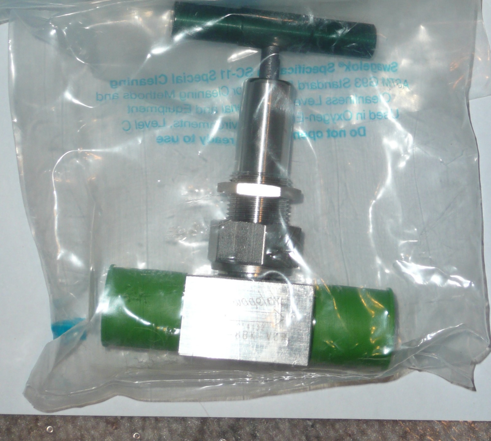1-Pc NEW Swagelok SS Manual Bellows Sealed Valve, Gasketed #SS-8BK-VCR NIP