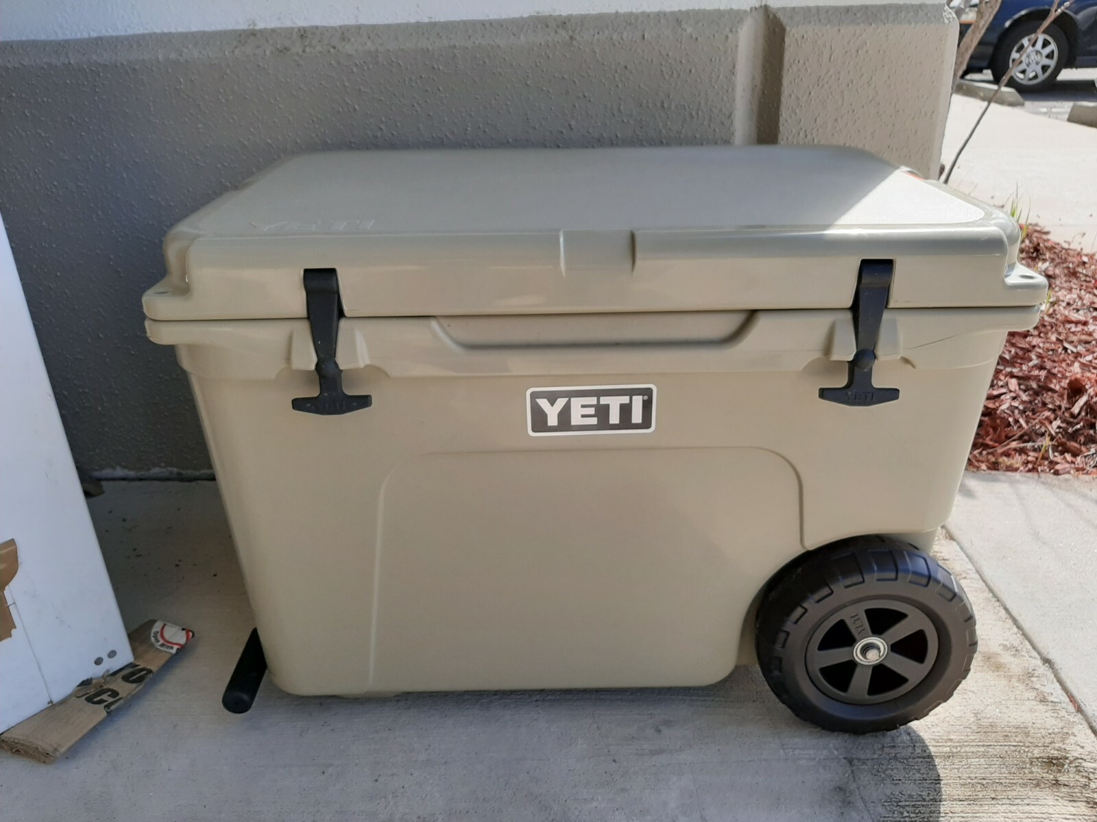 Yeti Tundra Haul Wheeled Cooler 
