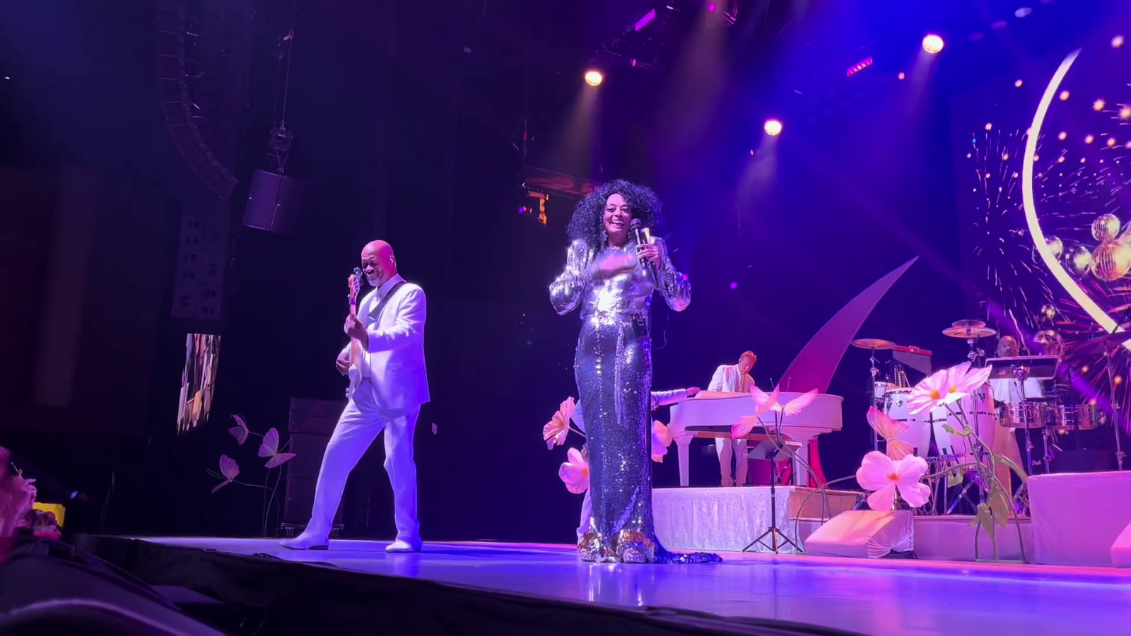 Diana Ross - 2026-08-14 Orillia, ON EXTREMELY RARE VIDEO