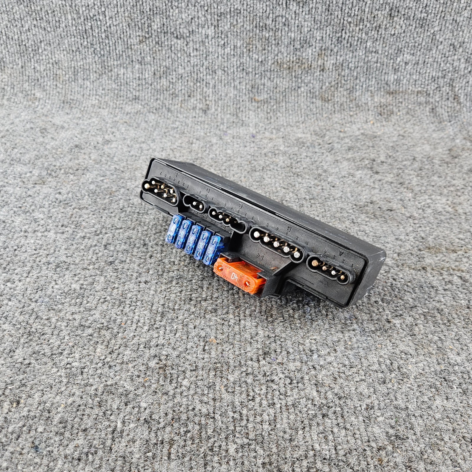 2004-2008 Chrysler Crossfire 3.2L Engine Fuse Box Relay Control Module OEM 2004-2008 Chrysler Crossfire 3.2L Engine Fuse Box Relay Control Module OEM