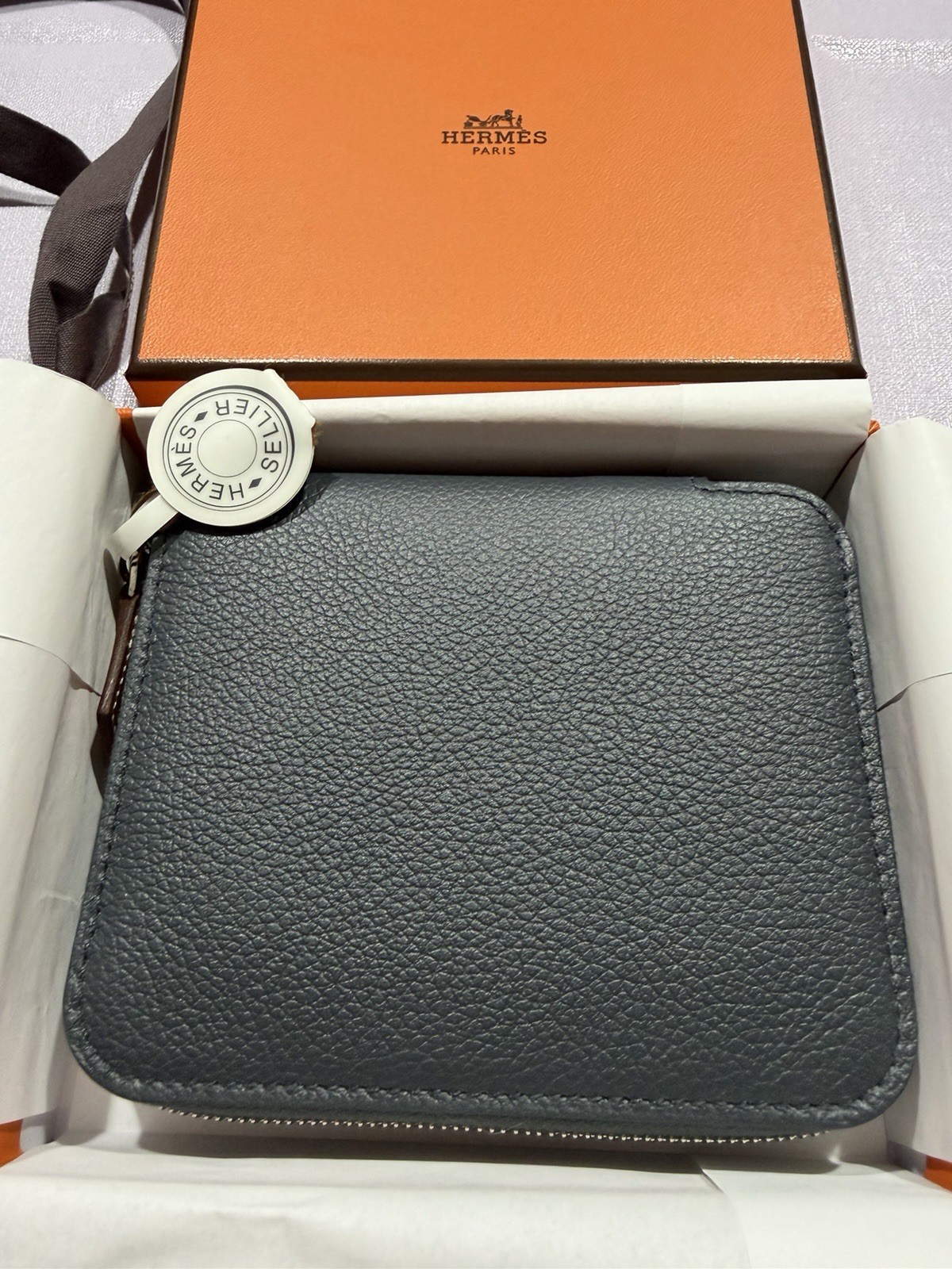 Authentic Hermes Silk\'In Compact wallet in Evercolor calfskin Gris Misty