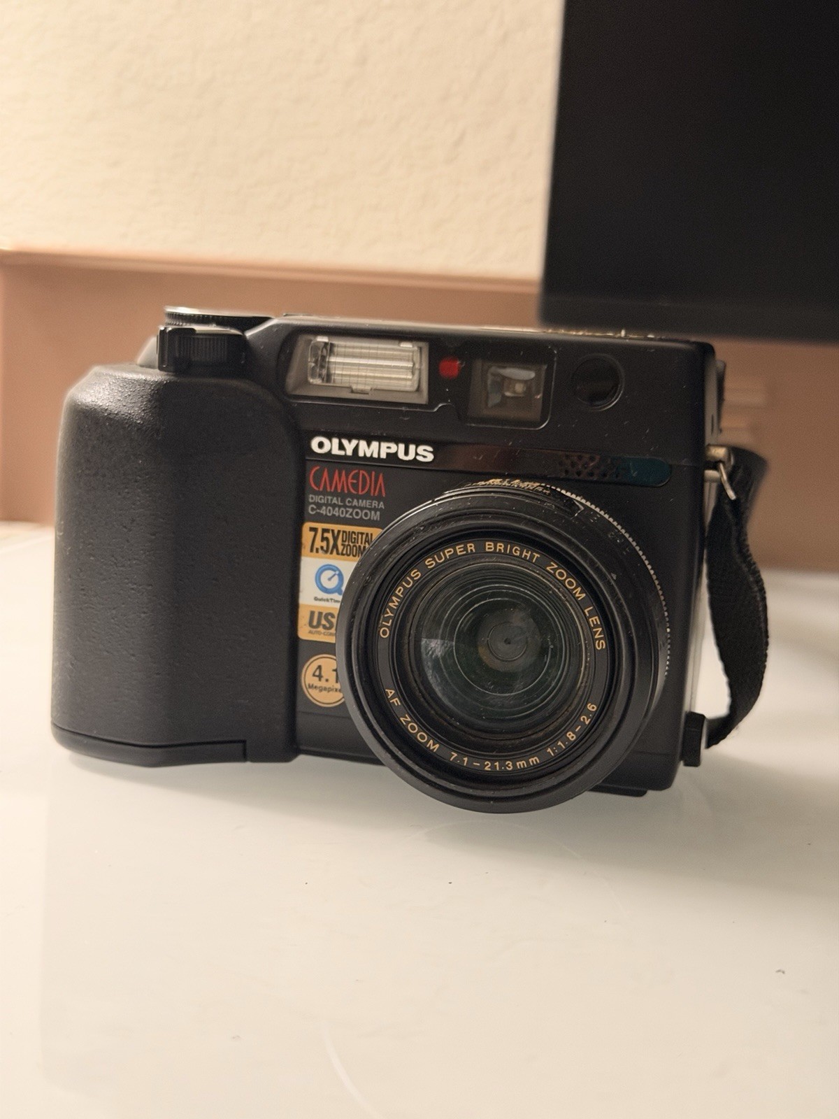 Olympus CAMEDIA C-4040 4.1MP Digital Camera - Black FULLY TESTED WORKS