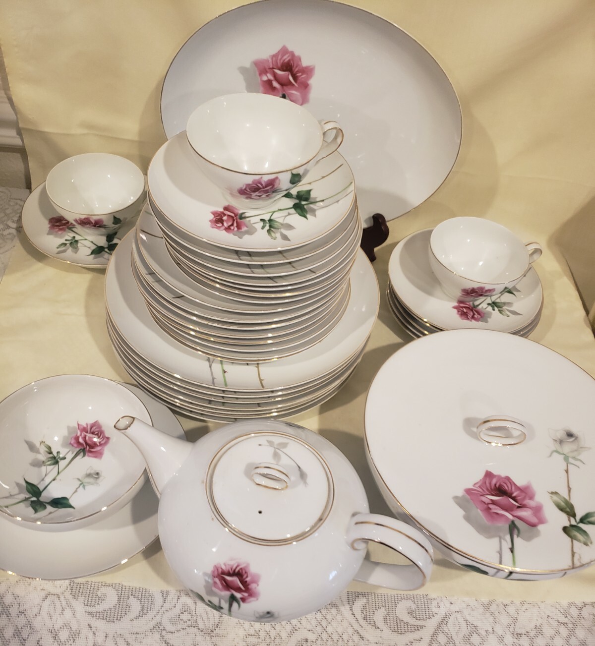 Vtg  Crown China Japan Rose Pattern 39 Pieces Dinnerware