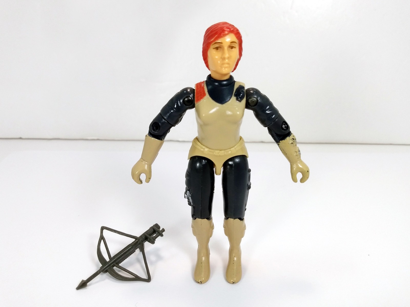 Vintage Hasbro GI Joe 1983 SCARLETT Figure with Accessory