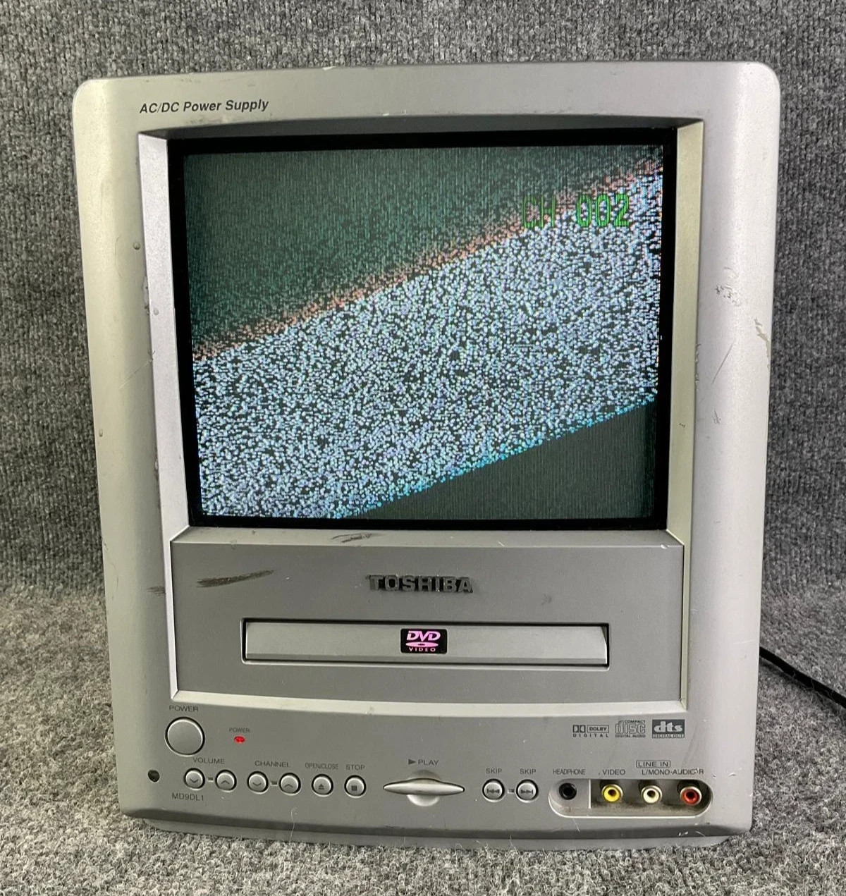 Toshiba MD9DL1 9 inch TV DVD Combo 60Hz Dolby Digital Vintage Used