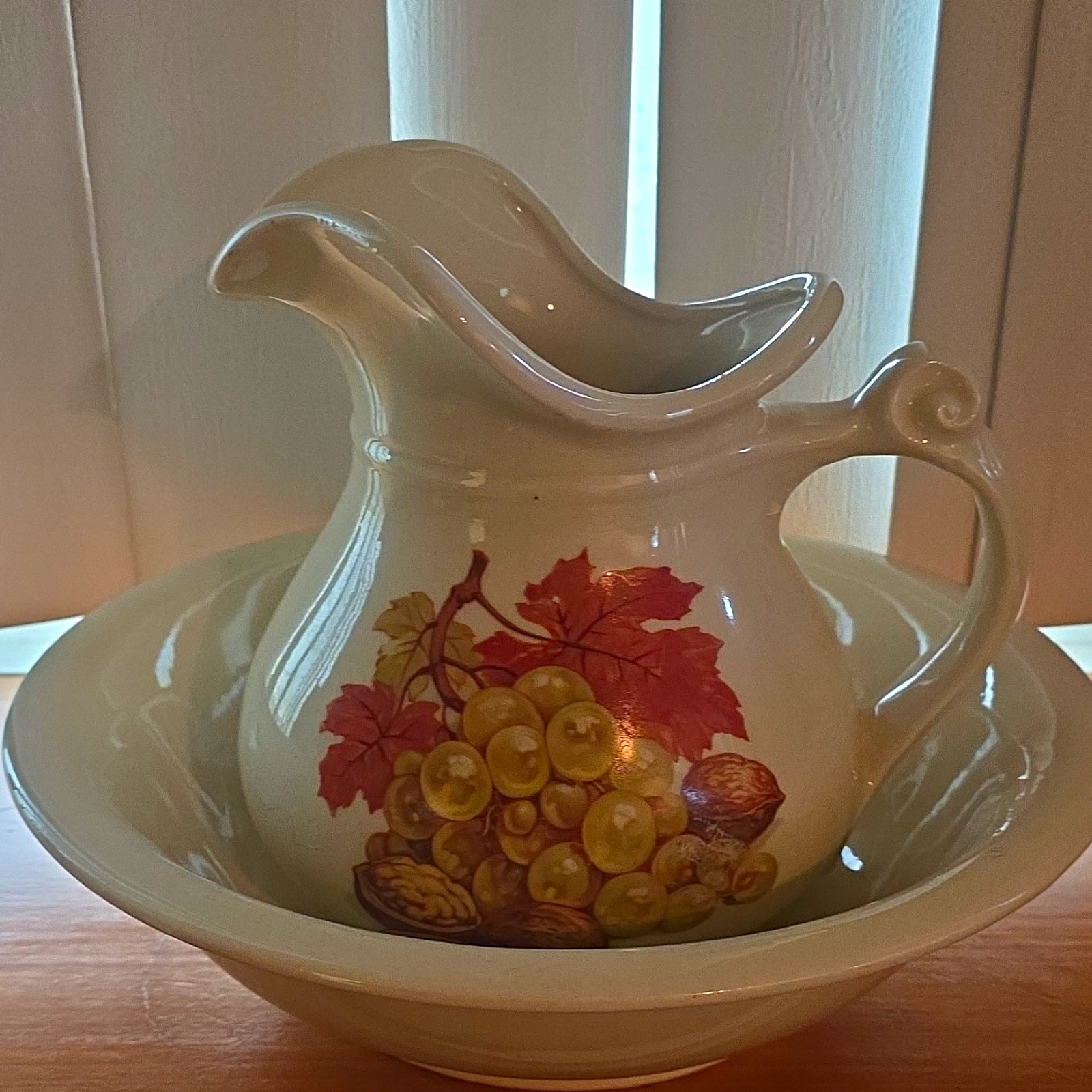 Mccoy Ceramic Grape Pattern 2pc Pitcher & Bowl Set 1.5 qt Vintage 1955 Mccoy Ceramic Grape Pattern 2pc Pitcher & Bowl Set 1.5 qt Vintage 1955