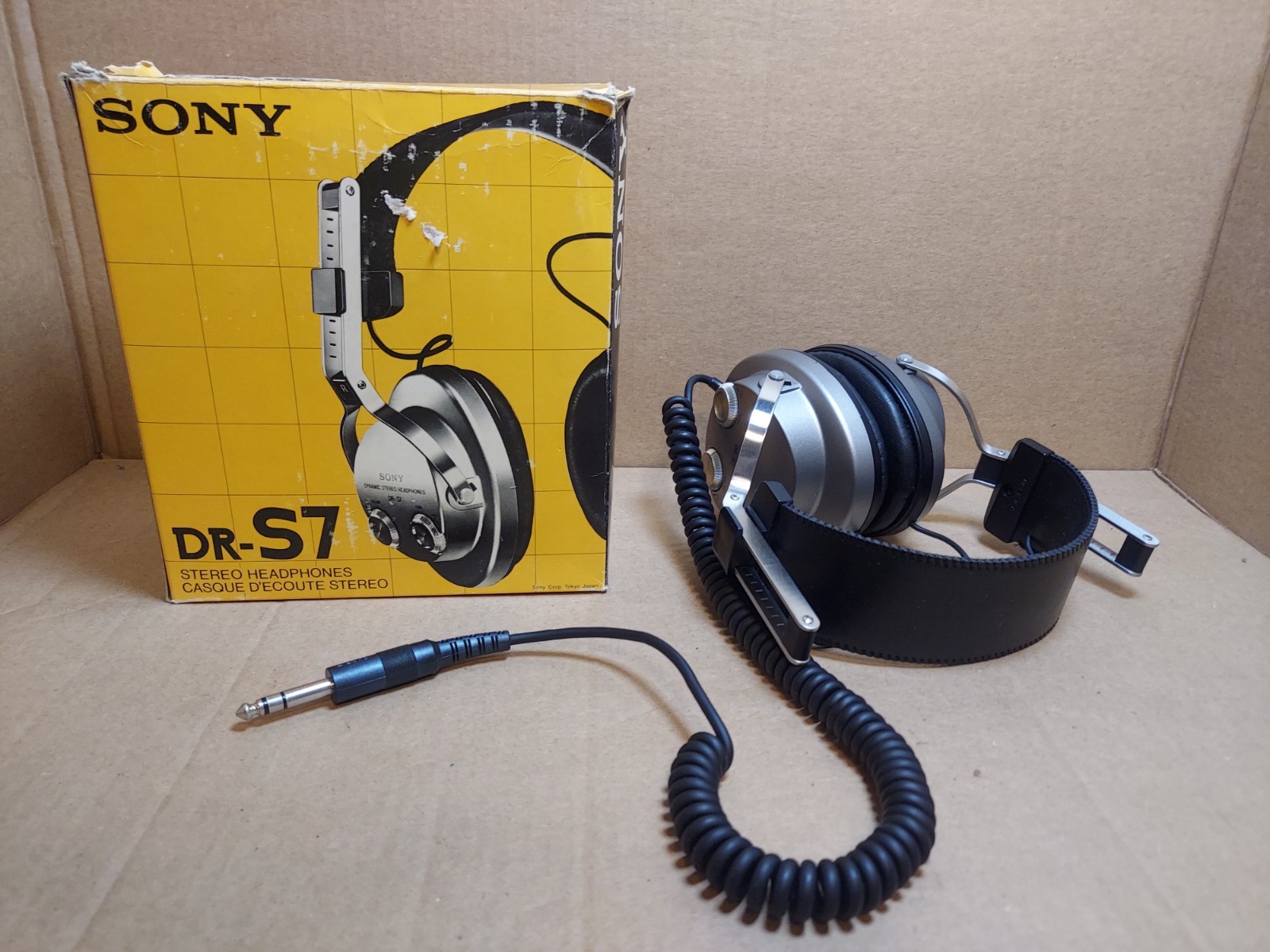 Vintage SONY Dynamic Stereo DR-S7 Headphones 1979 Vintage SONY Dynamic Stereo DR-S7 Headphones 1979