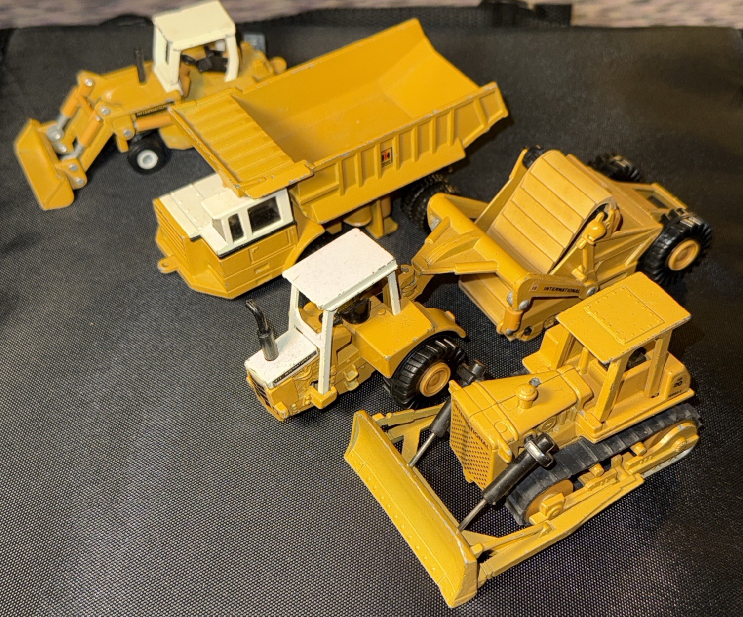 Vintage ERTL Construction Equipment Set Of 4 Vintage ERTL Construction Equipment Set Of 4