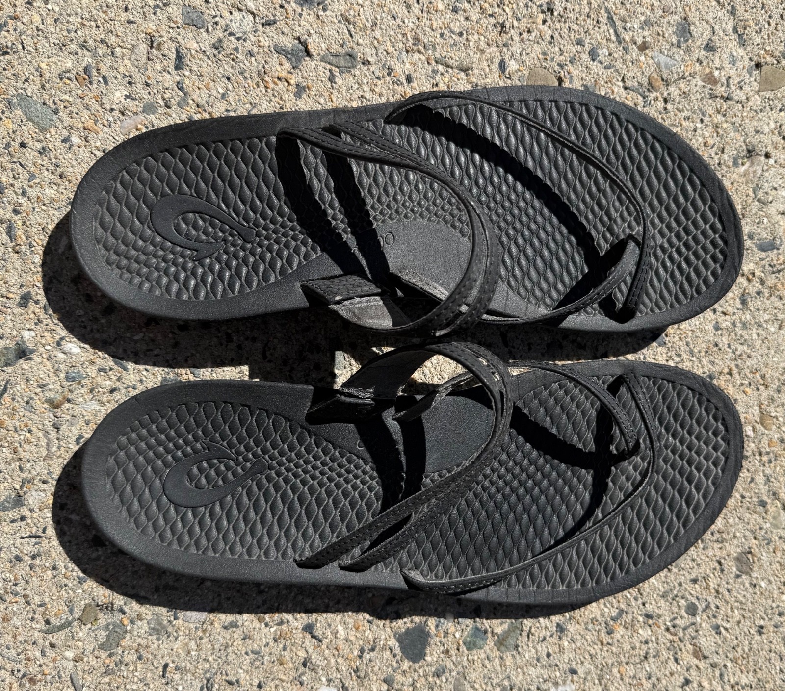 Women\'s OluKai Ma\'a Kai Strappy Sandal in black - EU 39