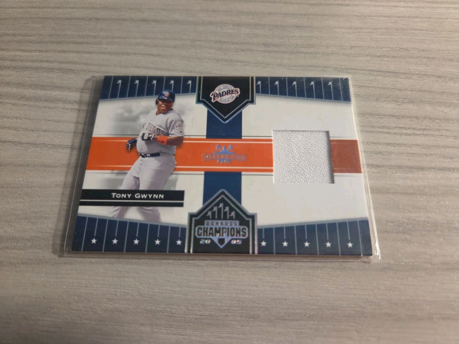 2005 Donruss Champions Game-Used Tony Gwynn 2005 Donruss Champions Game-Used Tony Gwynn