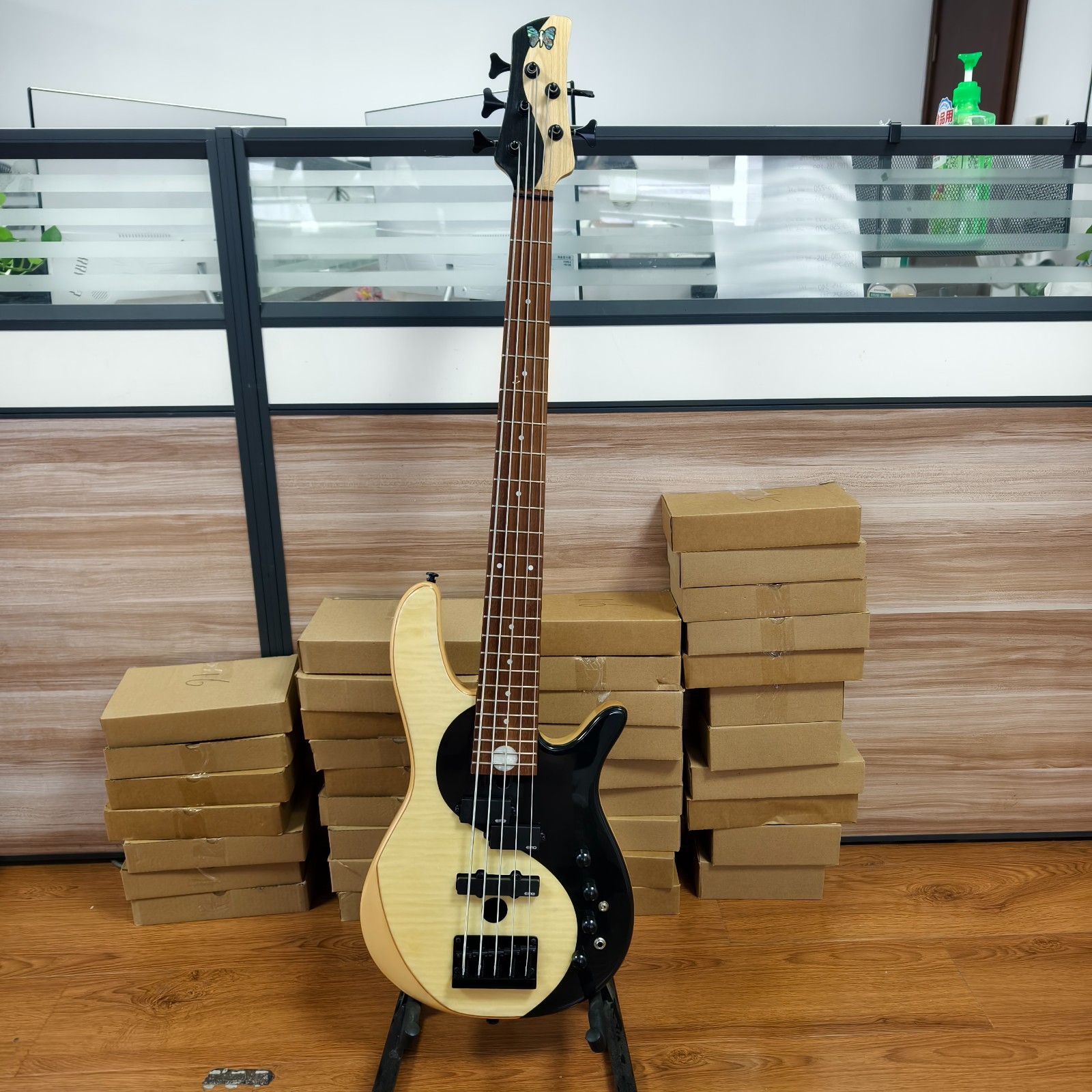 US Yin Yang Standard 5-String Bass Electric guitar Natural & Black Tai Chi Body