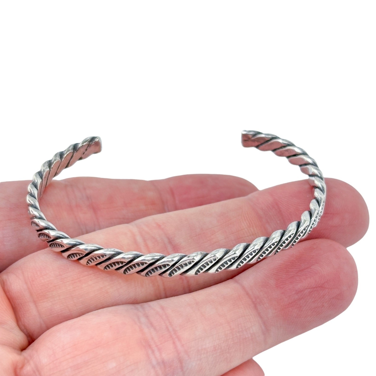 Vintage Sterling Silver 925  Southwest Hand Tooled Cuff Bracelet | 6.5\
