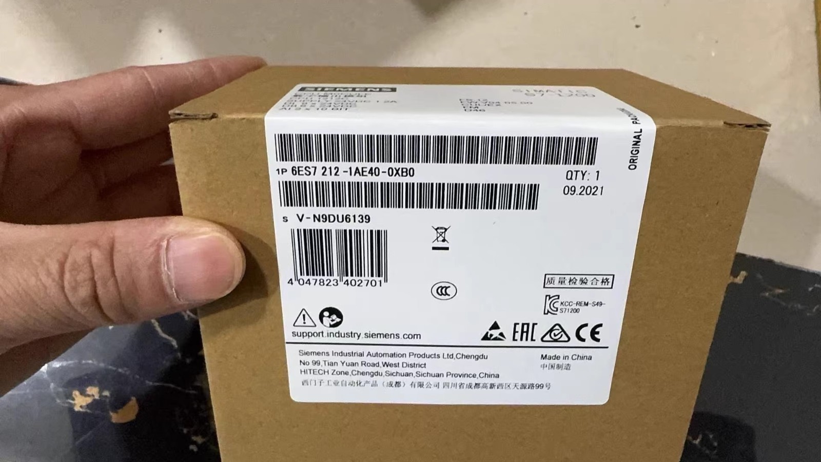 1Pcs 6ES7212-1AE40-0XB0 Module Expedited Ship Controller Module