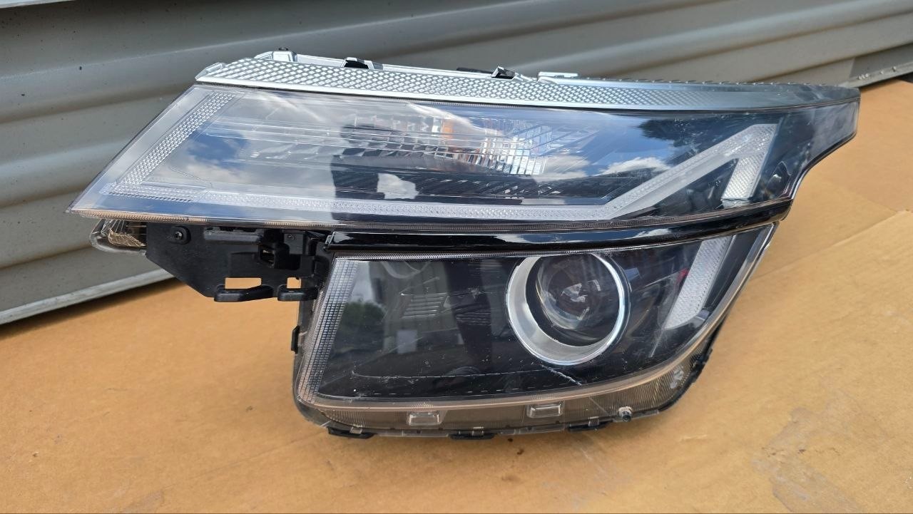 2024 2025 2026 Kia Seltos OEM Halogen Headlight w/DRL Left Driver side 2024 2025 2026 Kia Seltos OEM Halogen Headlight w/DRL Left Driver side