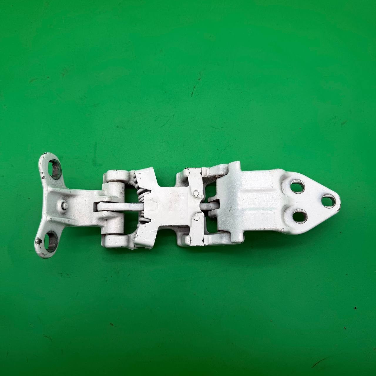 OEM 14 - 25 RAM PROMASTER 2500 REAR LEFT OR RIGHT LOWER DOOR HINGE A34